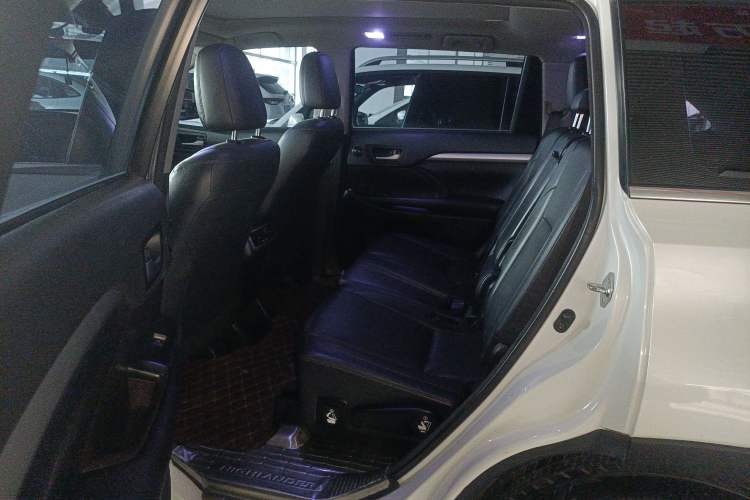 Used Toyota Highlander 2015 2.0T Four-Wheel Drive Luxury Edition 7-Seater Left Rear Seat