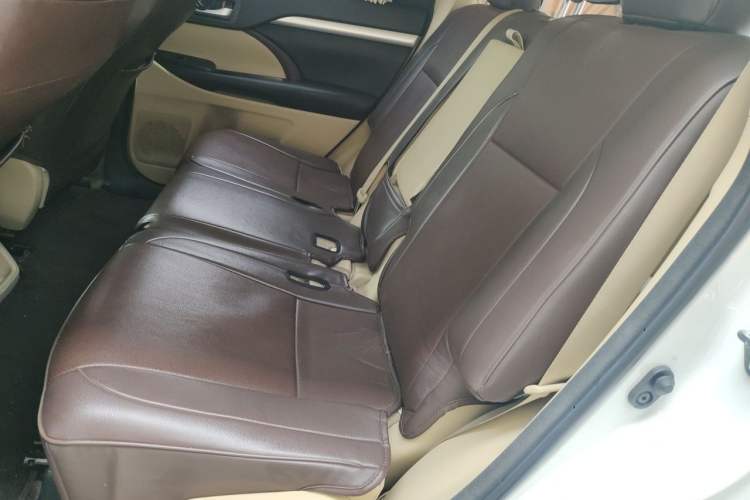 Used Toyota Highlander 2015 2.0T Four-Wheel Drive Luxury Edition 7-Seater Left Rear Seat