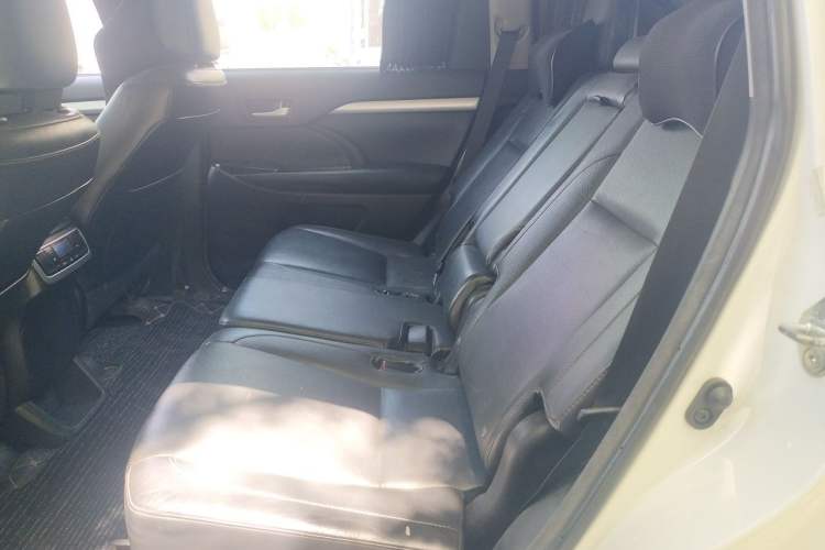 Used Toyota Highlander 2015 2.0T Four-Wheel Drive Luxury Edition 7-Seater Left Rear Seat