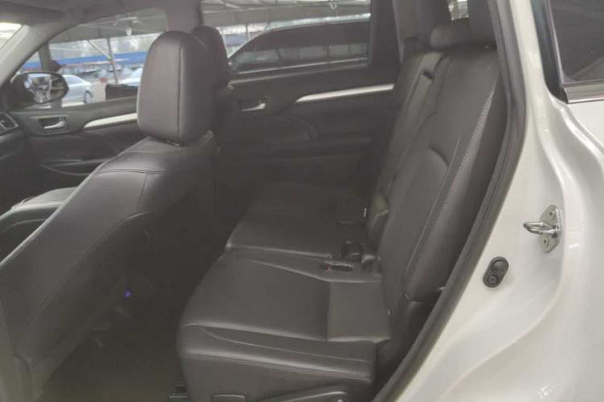 Used Toyota Highlander 2015 2.0T Four-Wheel Drive Luxury Edition 7-Seater Left Rear Seat