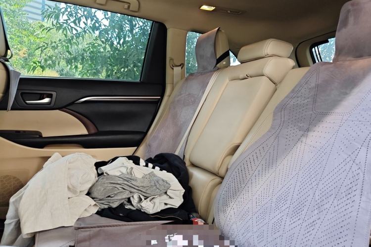 Used Toyota Highlander 2015 2.0T Four-Wheel Drive Ultimate Edition 7-Seater Left Rear Seat