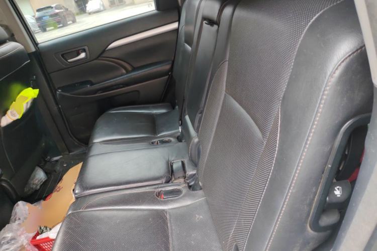 Used Toyota Highlander 2015 2.0T Four-Wheel Drive Luxury Edition 7-Seater Left Rear Seat