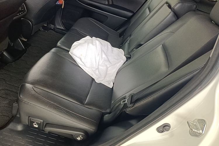Used Toyota Highlander 2015 3.5L 4x4 Luxury Edition 7-seater Left Rear Seat