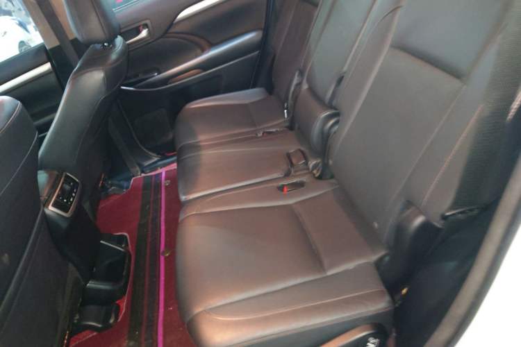 Used Toyota Highlander 2015 2.0T Four-Wheel Drive Luxury Edition 7-Seater Left Rear Seat