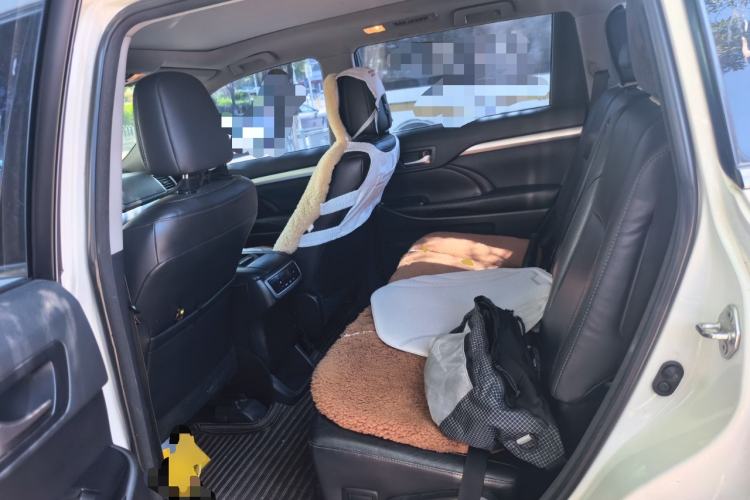 Used Toyota Highlander 2015 2.0T Four-Wheel Drive Luxury Edition 7-Seater Left Rear Seat
