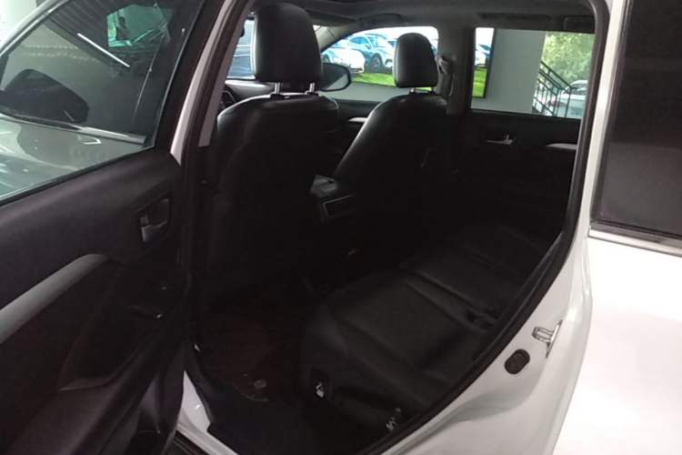Used Toyota Highlander 2015 2.0T Four-Wheel Drive Luxury Edition 7-Seater Left Rear Seat