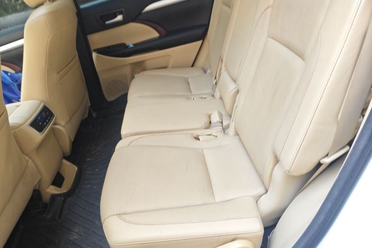 Used Toyota Highlander 2015 2.0T Four-Wheel Drive Luxury Edition 7-Seater Left Rear Seat