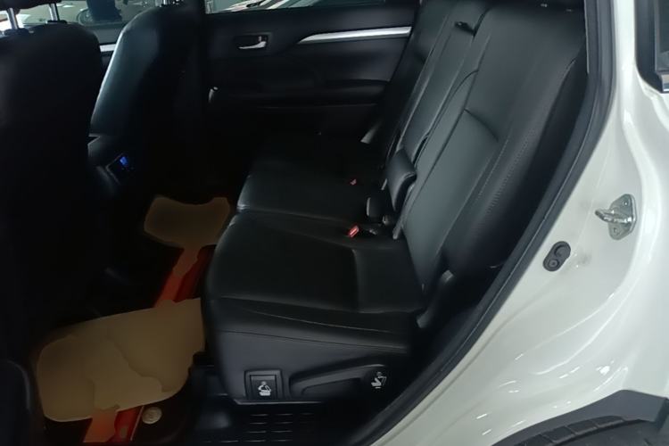 Used Toyota Highlander 2015 2.0T Four-Wheel Drive Luxury Edition 7-Seater Left Rear Seat