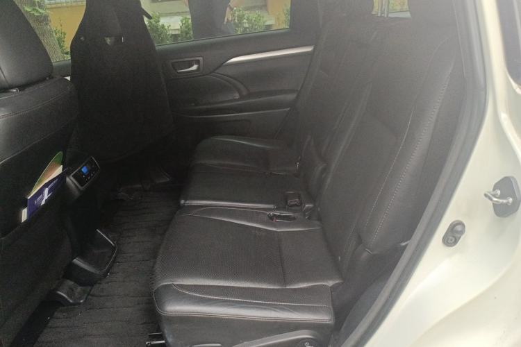 Used Toyota Highlander 2015 2.0T Four-Wheel Drive Luxury Edition 7-Seater Left Rear Seat