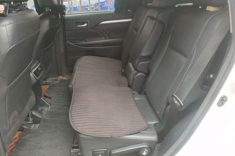 Used Toyota Highlander 2015 2.0T Four-Wheel Drive Luxury Edition 7-Seater Left Rear Seat