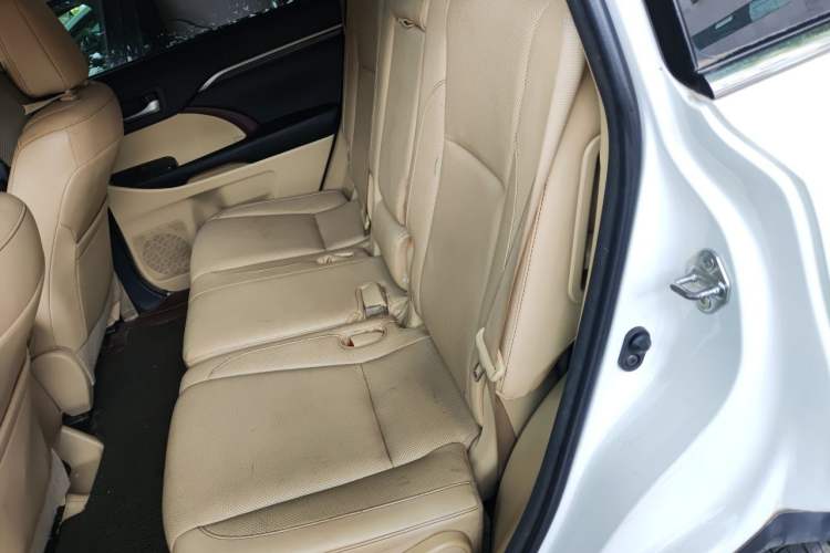 Used Toyota Highlander 2015 2.0T Four-Wheel Drive Ultimate Edition 7-Seater Left Rear Seat