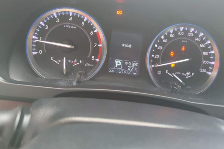 Used Toyota Highlander 2015 2.0T Four-Wheel Drive Luxury Edition 7-Seater Odometer Close Up