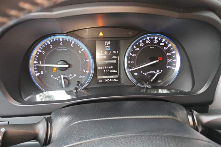 Used Toyota Highlander 2015 2.0T Four-Wheel Drive Ultimate Edition 7-Seater Odometer Close Up