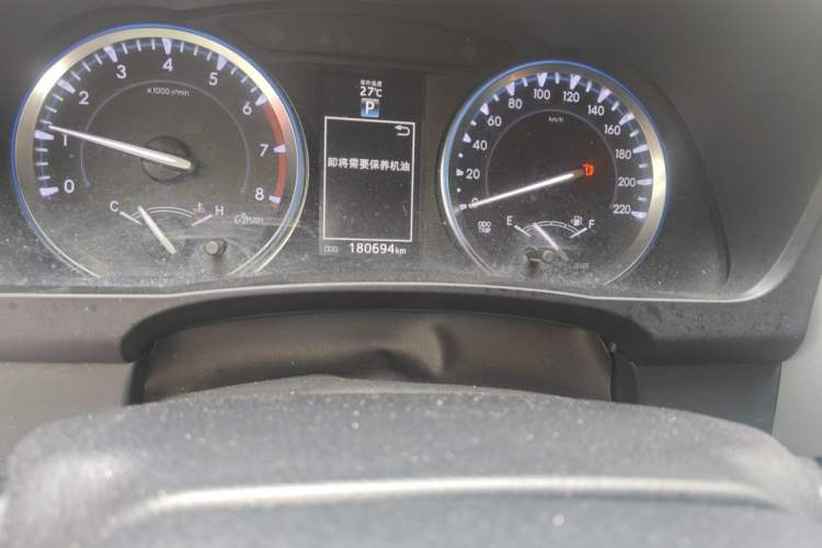 Used Toyota Highlander 2015 2.0T Four-Wheel Drive Ultimate Edition 7-Seater Odometer Close Up