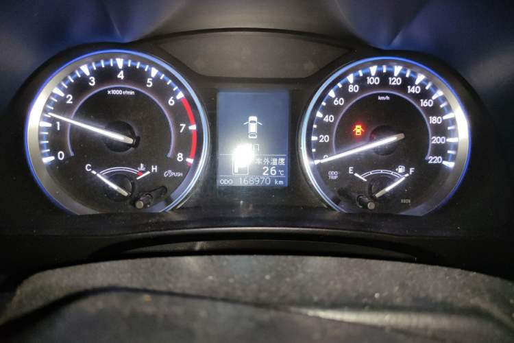 Used Toyota Highlander 2015 2.0T Four-Wheel Drive Luxury Edition 7-Seater Odometer Close Up