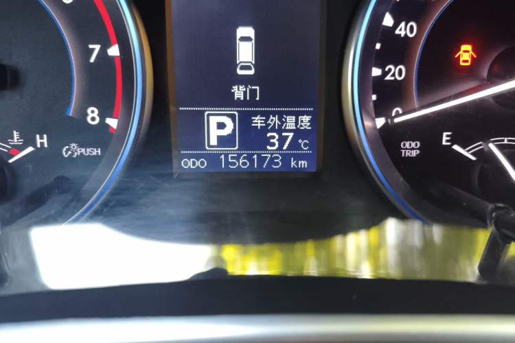Used Toyota Highlander 2015 2.0T Four-Wheel Drive Luxury Edition 7-Seater Odometer Close Up