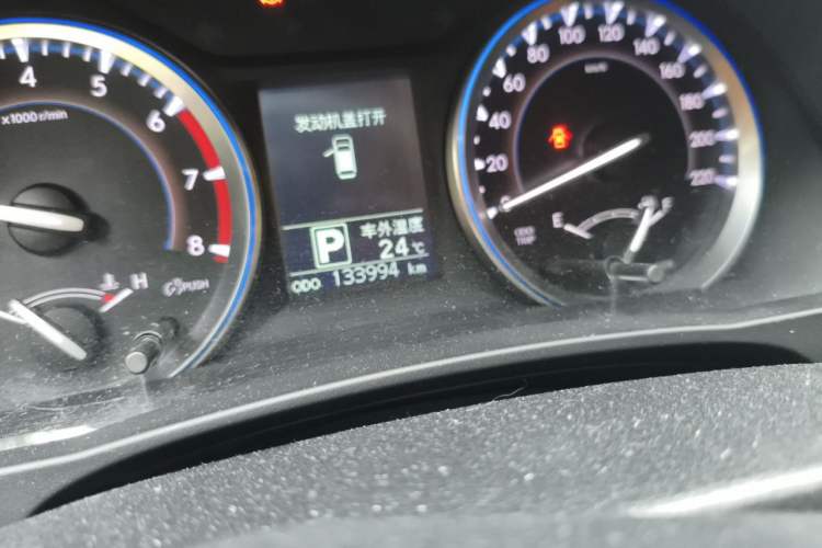 Used Toyota Highlander 2015 2.0T Four-Wheel Drive Luxury Edition 7-Seater Odometer Close Up