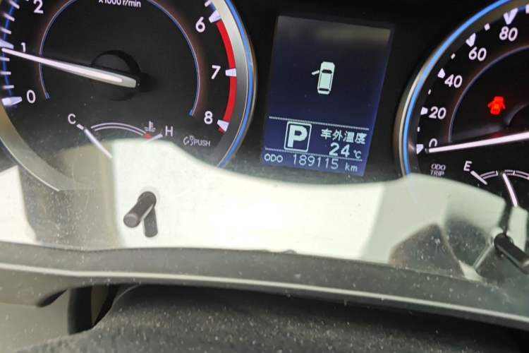 Used Toyota Highlander 2015 2.0T Four-Wheel Drive Luxury Edition 7-Seater Odometer Close Up