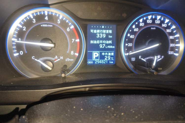 Used Toyota Highlander 2015 2.0T Four-Wheel Drive Luxury Edition 7-Seater Odometer Close Up