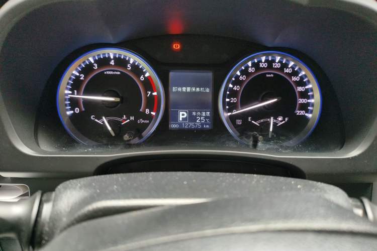 Used Toyota Highlander 2015 2.0T Four-Wheel Drive Luxury Edition 7-Seater Odometer Close Up