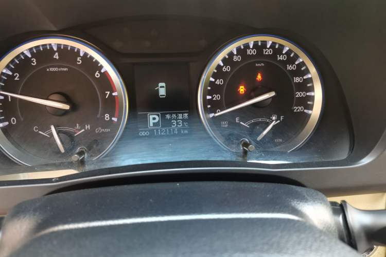 Used Toyota Highlander 2015 2.0T Four-Wheel Drive Luxury Edition 7-Seater Odometer Close Up