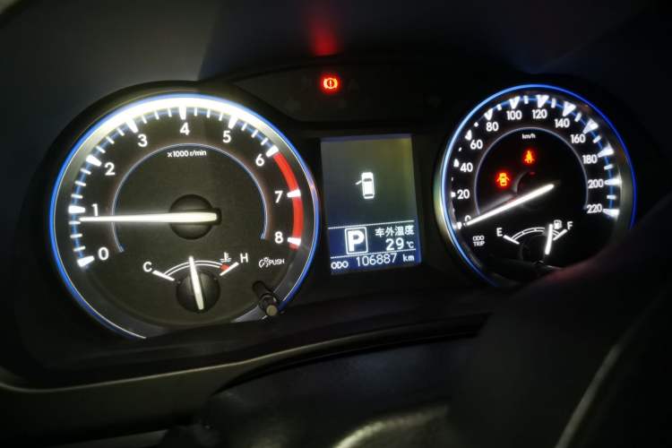 Used Toyota Highlander 2015 2.0T Four-Wheel Drive Luxury Edition 7-Seater Odometer Close Up