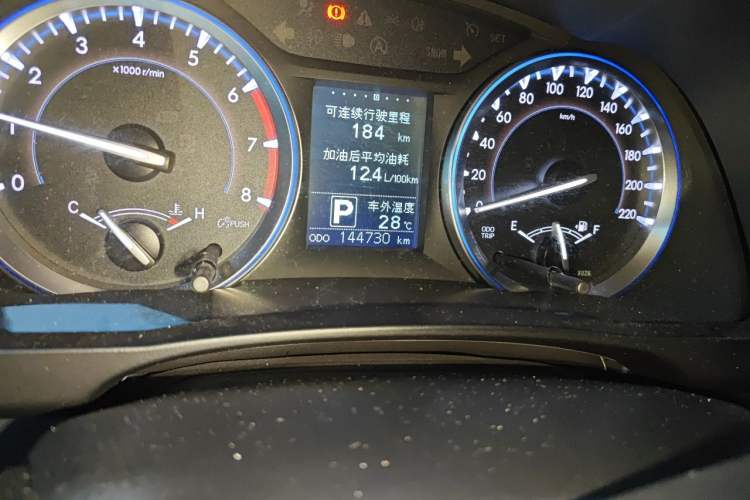Used Toyota Highlander 2015 2.0T Four-Wheel Drive Luxury Edition 7-Seater Odometer Close Up