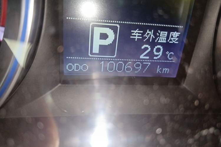 Used Toyota Highlander 2015 2.0T Four-Wheel Drive Luxury Edition 7-Seater Odometer Close Up