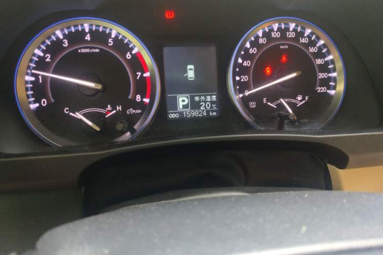 Used Toyota Highlander 2015 2.0T Four-Wheel Drive Luxury Edition 7-Seater Odometer Close Up