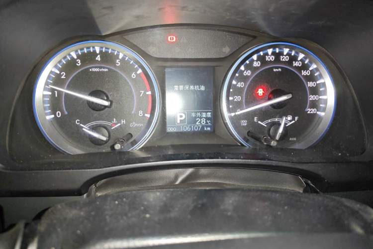 Used Toyota Highlander 2015 2.0T Four-Wheel Drive Luxury Edition 7-Seater Odometer Close Up