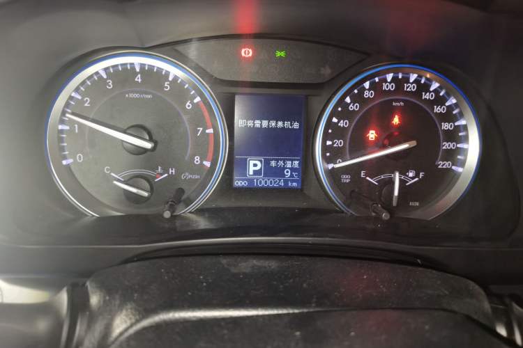 Used Toyota Highlander 2015 2.0T Four-Wheel Drive Luxury Edition 7-Seater Odometer Close Up