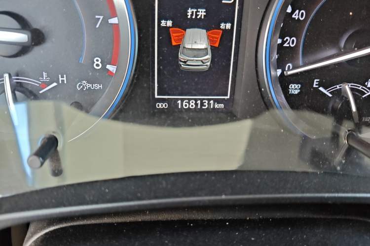 Used Toyota Highlander 2015 2.0T Four-Wheel Drive Ultimate Edition 7-Seater Odometer Close Up