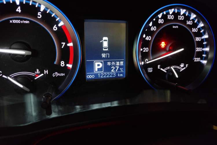 Used Toyota Highlander 2015 2.0T Four-Wheel Drive Luxury Edition 7-Seater Odometer Close Up