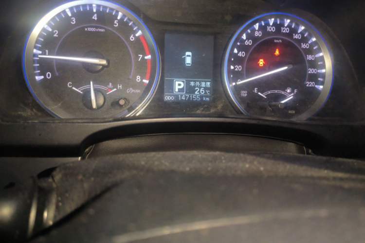 Used Toyota Highlander 2015 2.0T Four-Wheel Drive Luxury Edition 7-Seater Odometer Close Up