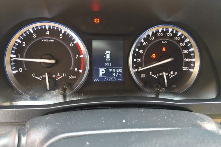 Used Toyota Highlander 2015 2.0T Four-Wheel Drive Luxury Edition 7-Seater Odometer Close Up