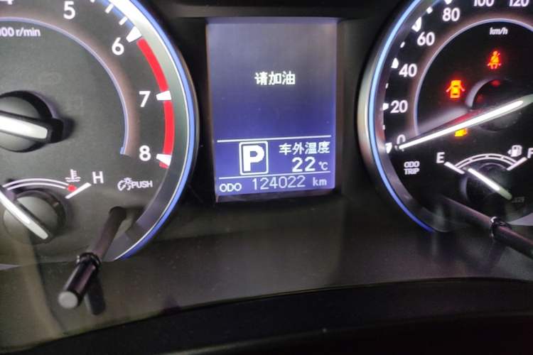 Used Toyota Highlander 2015 2.0T Four-Wheel Drive Luxury Edition 7-Seater Odometer Close Up