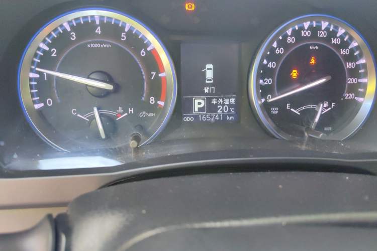 Used Toyota Highlander 2015 2.0T Four-Wheel Drive Luxury Edition 7-Seater Odometer Close Up