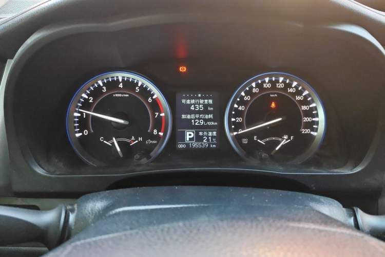 Used Toyota Highlander 2015 2.0T Four-Wheel Drive Luxury Edition 7-Seater Odometer Close Up