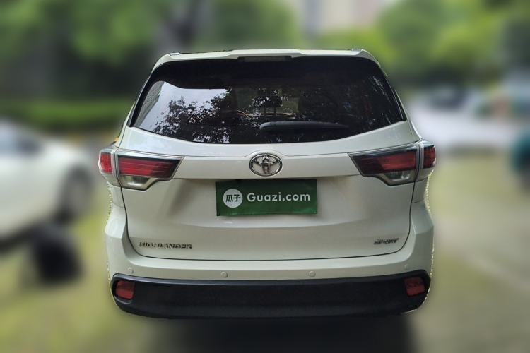 Used Toyota Highlander 2015 2.0T Two-Wheel Drive Luxury Edition 7 Seats Rear