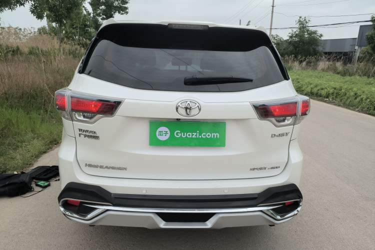 Used Toyota Highlander 2015 2.0T Four-Wheel Drive Luxury Edition 7-Seater Rear