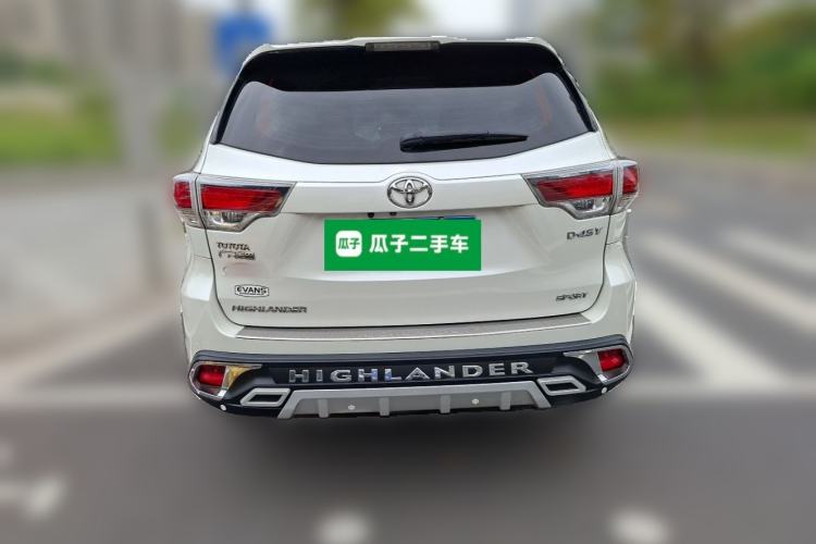 Used Toyota Highlander 2015 2.0T Two-Wheel Drive Luxury Edition 7 Seats Rear