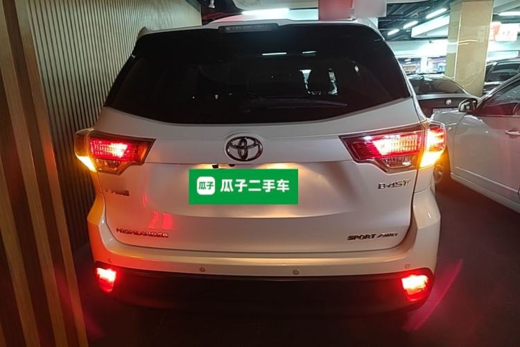 Used Toyota Highlander 2015 2.0T Four-Wheel Drive Luxury Edition 7-Seater Rear