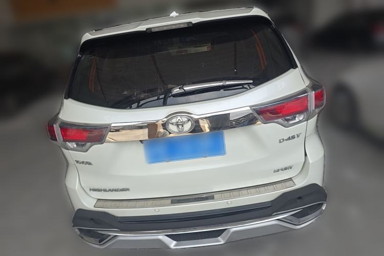 Used Toyota Highlander 2015 2.0T Two-Wheel Drive Luxury Edition 7 Seats Rear