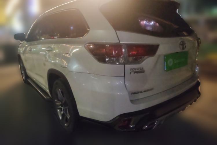 Used Toyota Highlander 2015 2.0T Two-Wheel Drive Luxury Edition 7 Seats Rear Left 45 Deg