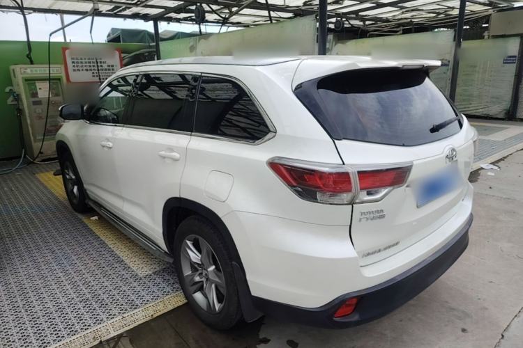 Used Toyota Highlander 2015 2.0T Two-Wheel Drive Luxury Edition 7 Seats Rear Left 45 Deg