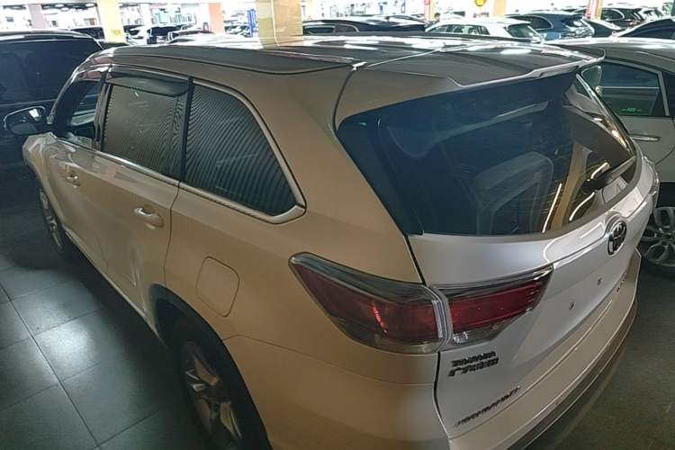 Used Toyota Highlander 2015 2.0T Four-Wheel Drive Luxury Edition 7-Seater Rear Left 45 Deg