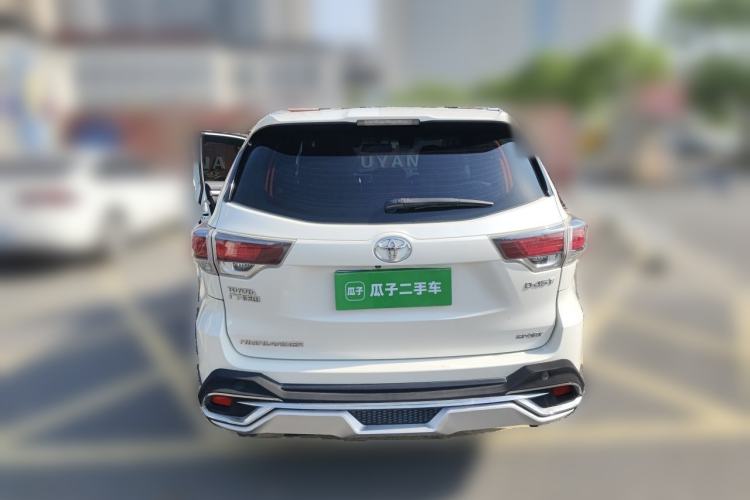 Used Toyota Highlander 2015 2.0T Two-Wheel Drive Luxury Edition 7 Seats Rear