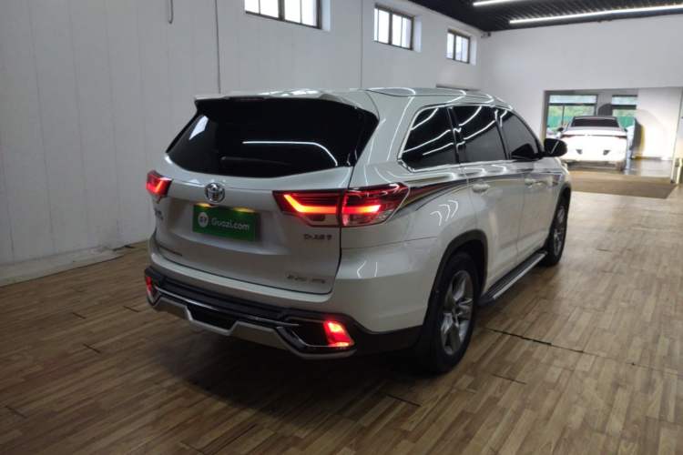 Used Toyota Highlander 2015 2.0T Four-Wheel Drive Luxury Edition 7-Seater Rear Right 45 Deg