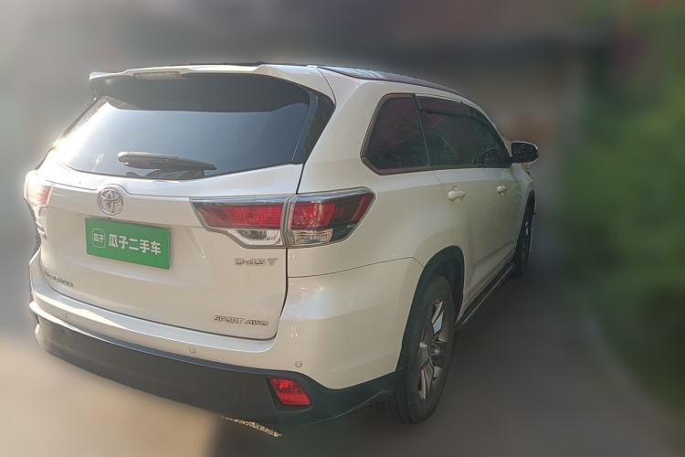 Used Toyota Highlander 2015 2.0T Four-Wheel Drive Luxury Edition 7-Seater Rear Right 45 Deg