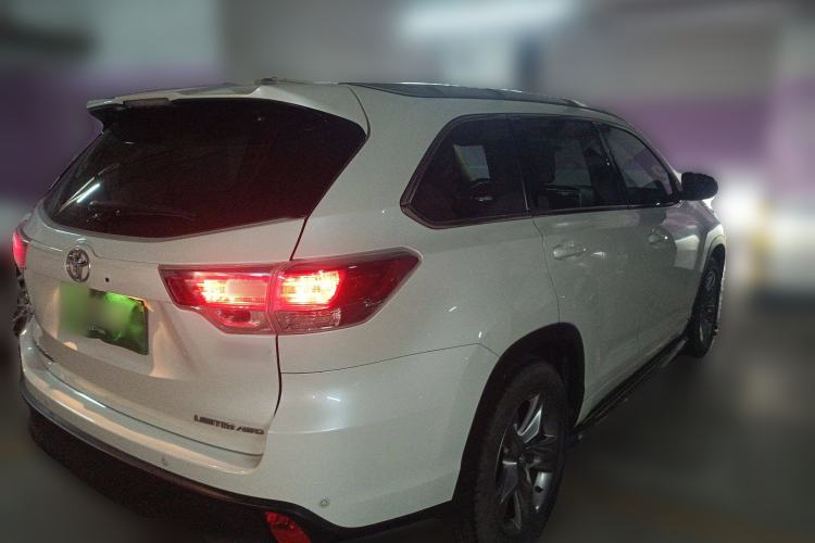 Used Toyota Highlander 2015 2.0T Four-Wheel Drive Ultimate Edition 7-Seater Rear Right 45 Deg